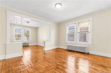 Main picture of 130-132 Kent St