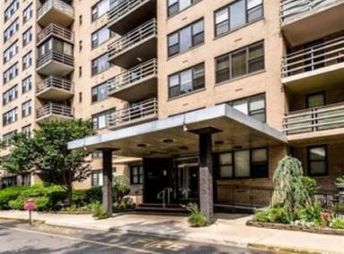 Main picture of 225 Saint Pauls Ave Apartments
