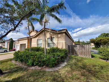 Main picture of 21460 SW 90th Ct