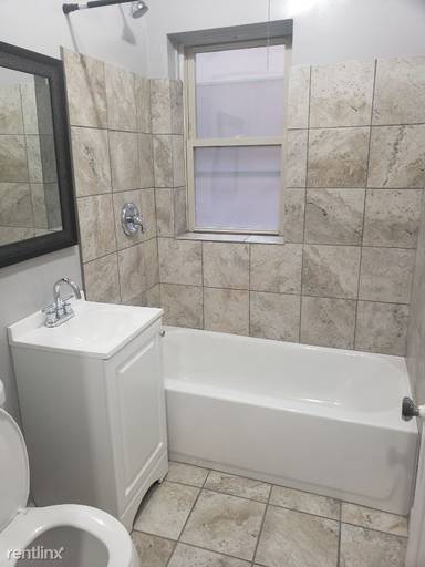Main picture of 4265 W Addison St