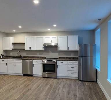 Main picture of 144 N Main St
