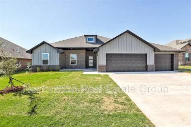 Main picture of 2020 W Flintlock Way
