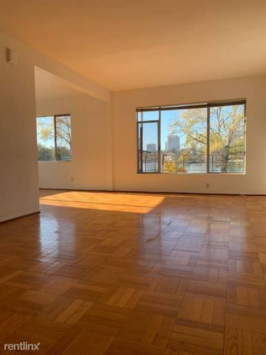 Main picture of 2204 Lakeshore Ave