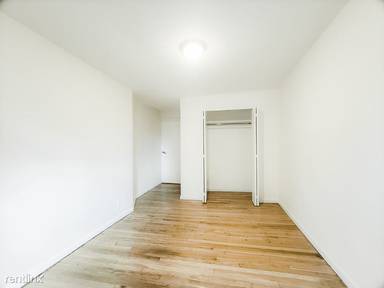 Main picture of 400 W 54th St