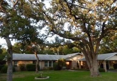 Main picture of 106 Suttles Ave