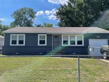 Main picture of 4652 N Main St