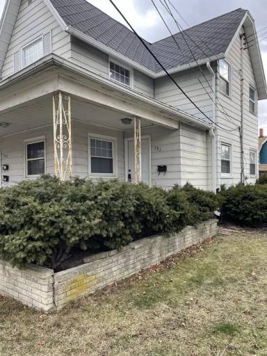 Main picture of 131 S 8th St