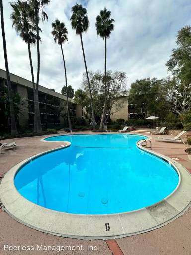 Main picture of The Bluffs at Fashion Valley