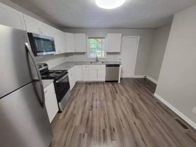 Main picture of 612 Golden St