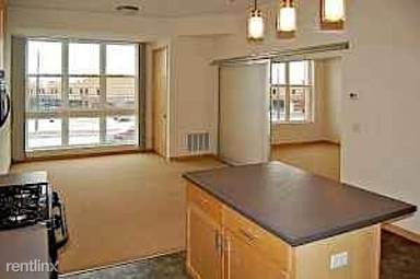Main picture of University Avenue West