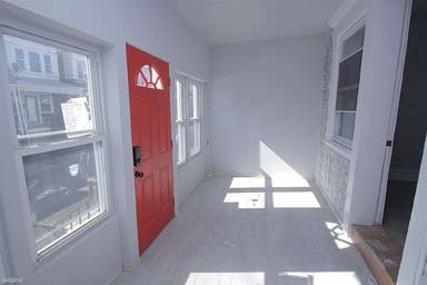Main picture of 5639 Malcolm St