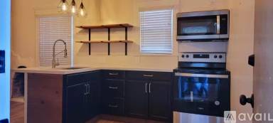 Main picture of 1230 Del Monte Ave