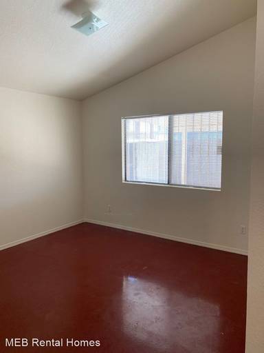 Main picture of 119 W Florence St