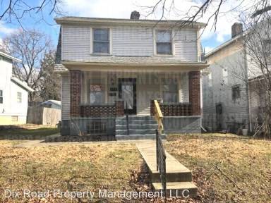 Main picture of 652 W Circle Dr