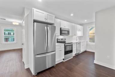 Main picture of 57 E Main St