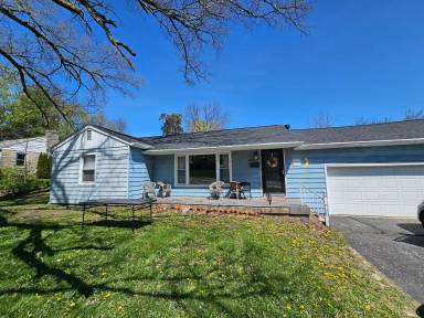 Main picture of 320 W 17th St