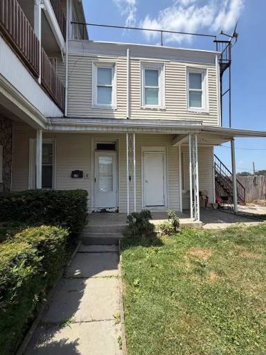 Main picture of 450 S 18th St