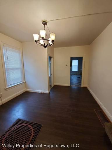 Main picture of 14 S Locust St