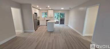 Main picture of 1235 SW 13th Cir