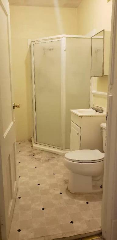 Main picture of 618 W 1st St