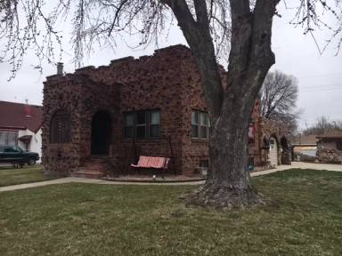 Main picture of 821 S Locust St