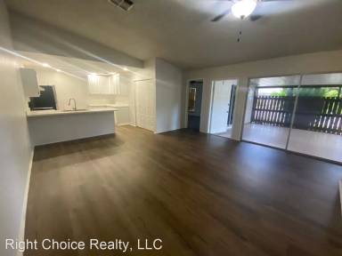 Main picture of 15524 Crystal Lake Dr