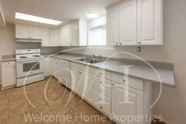 Main picture of 37 NW Evans Ave