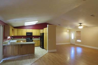 Main picture of 56359 Tamarisk Pl