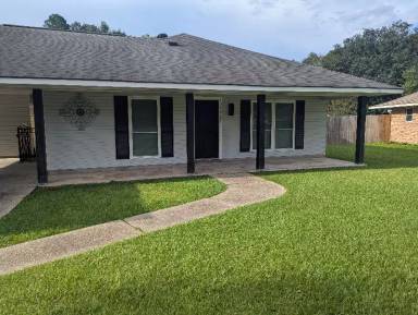 Main picture of 13835 Marlin Ave