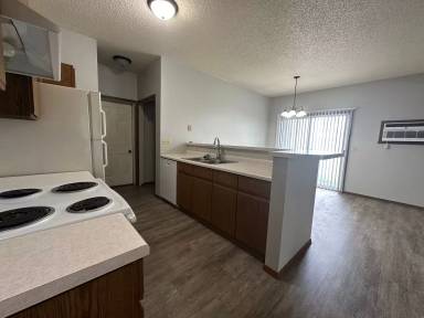 Main picture of 85 Center St