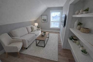 Main picture of 71 1/2 Walnut St