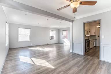 Main picture of 1315 1/2 S Mansfield Ave