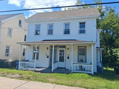 Main picture of 598 E Commerce St