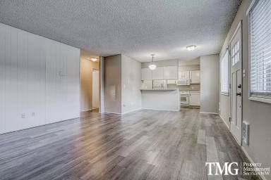Main picture of 1585 NE Kane Dr