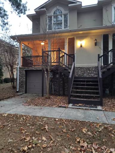 Main picture of 80 Creekwood Ct