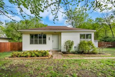 Main picture of 2228 W Wedington Dr