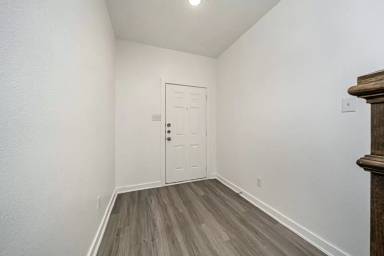 Main picture of 8433 Adelaide Dr
