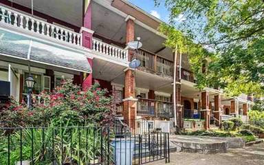 Main picture of 6025 Catharine St