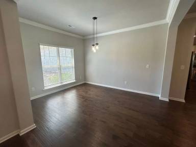 Main picture of 7040 Regency Ln