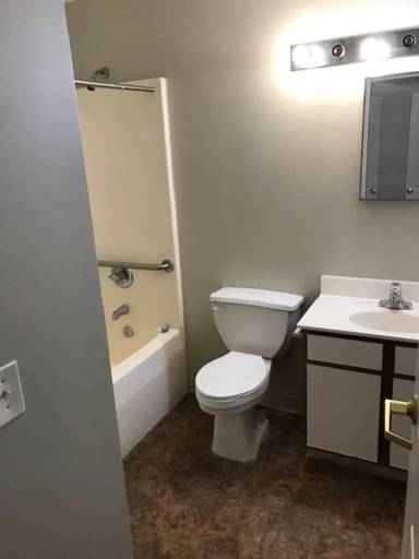 Main picture of 1015 W 31st St
