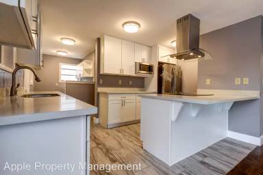 Main picture of 6558 Greenwood Ave N