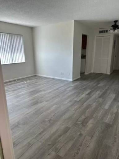 Main picture of 2861 S Seacrest Blvd