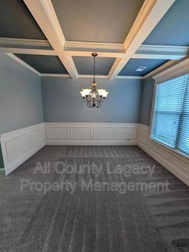 Main picture of 2591 Foxy Dr