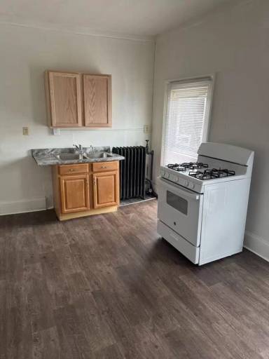 Main picture of 926 Main St