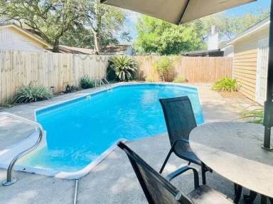 Main picture of 289 Honeysuckle Way
