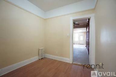 Main picture of 1866 Linden St