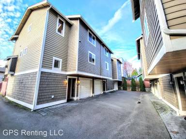 Main picture of 5021 40th Ave NE