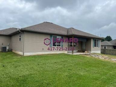 Main picture of 3105 N Oakland Ave