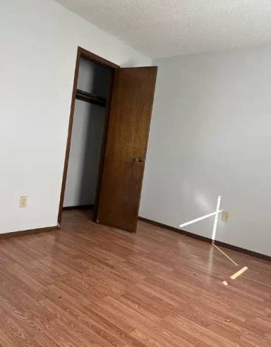 Main picture of 1069 S Kansas Ave
