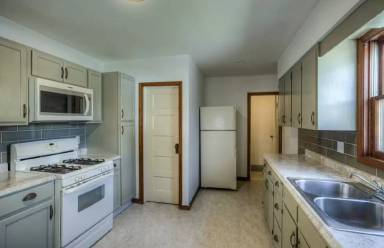 Main picture of 6320 Maple St